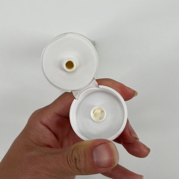 RARE Bath & Body Works Pleasures Enchanted Orchid Hand Cream 4 Oz Moisturizer - Picture 3 of 3